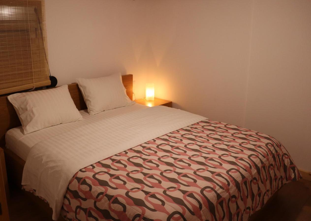 Zea Apartments Himare Bagian luar foto