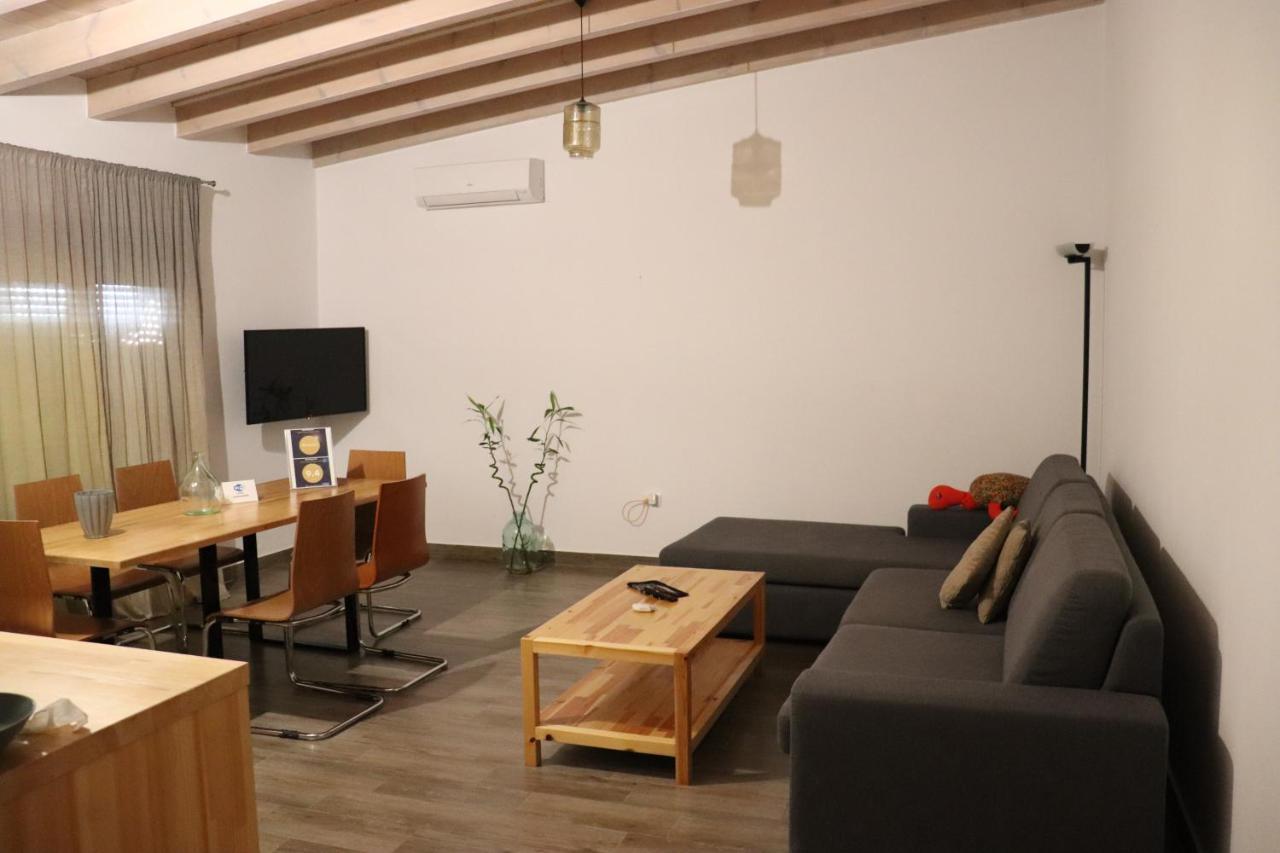 Zea Apartments Himare Bagian luar foto
